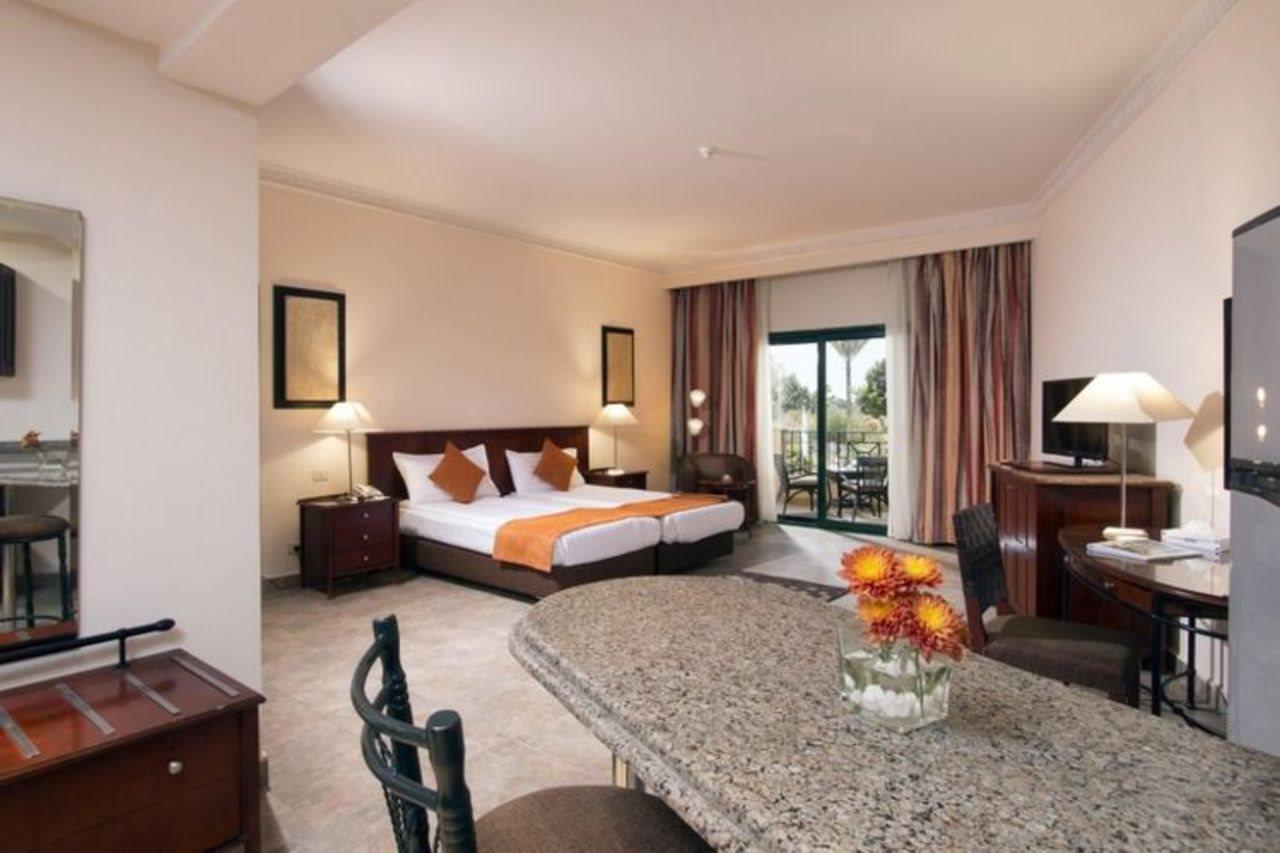 Swiss Inn Plaza Hotel 6th of October City Εξωτερικό φωτογραφία